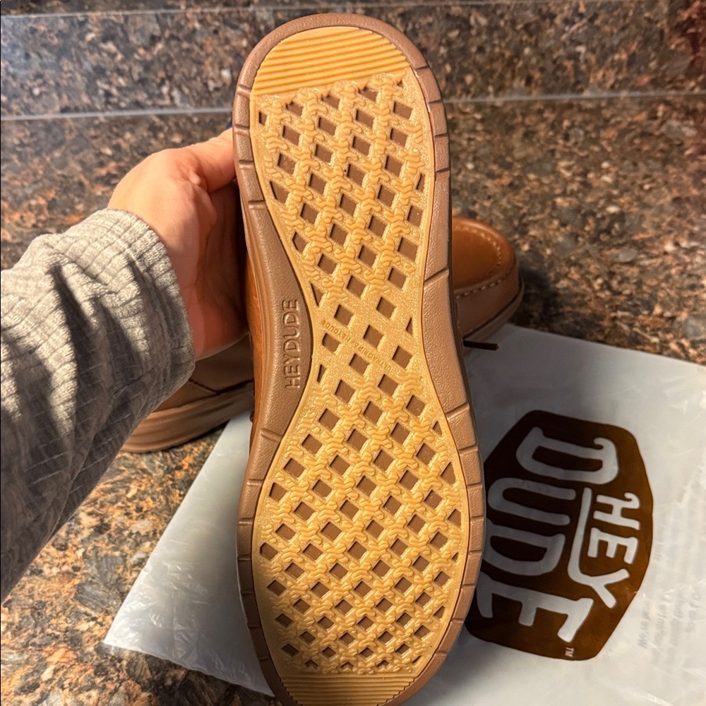 Hey Dude Men's leather Shoes NWT - Picture 4 of 6